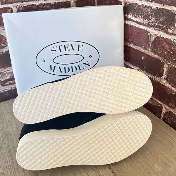 NIB Black Steve Madden Wedge Zip Sneaker, Faux Suede - Picture 4 of 5